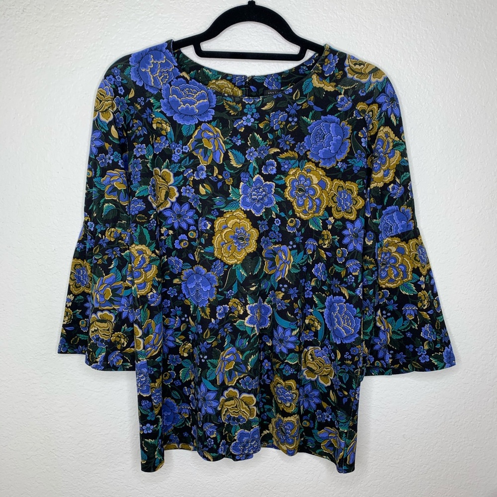 ANN TAYLOR | Floral Print Blouse w/Bell Sleeves